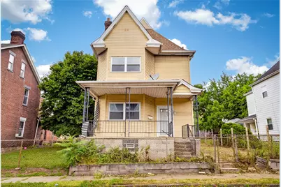 906 1st St, McKees Rocks, PA 15136 - Photo 1