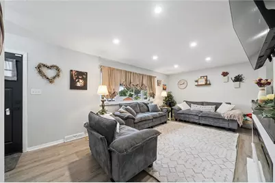 201 Church Dr, Hempfield Township, PA 15642 - Photo 7