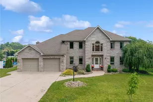 809 Rembrandt Cir, Hempfield Township, PA 15642 - Photo 1