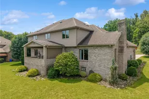 809 Rembrandt Cir, Hempfield Township, PA 15642 - Photo 3