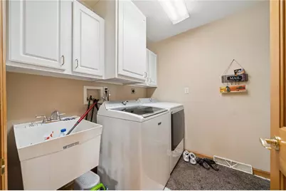 809 Rembrandt Cir, Hempfield Township, PA 15642 - Photo 23