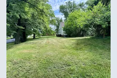 2704 Edith Dr, Lower Burrell, PA 15068 - Photo 17