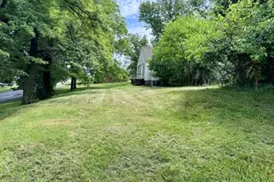 2704 Edith Dr, Lower Burrell, PA 15068 - Photo 17