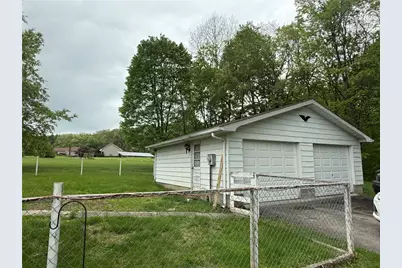 553 Seward St, Saint Clair Township, PA 15954 - Photo 3