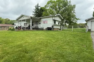 553 Seward St, Saint Clair Township, PA 15954 - Photo 1