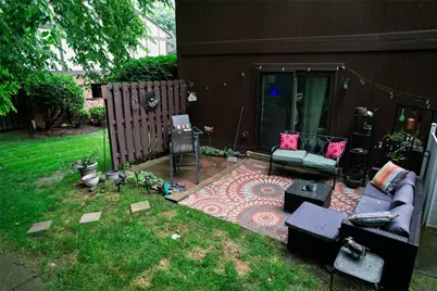 515 Kingsberry Ct, Ross Twp, PA 15237 - Photo 9
