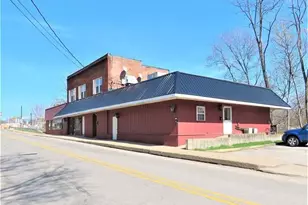521 Wampum Ave, Ellwood City, PA 16117 - Photo 1
