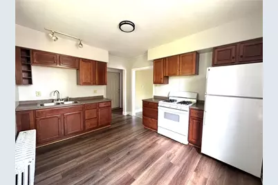 521 Wampum Ave #1, Ellwood City, PA 16117 - Photo 3