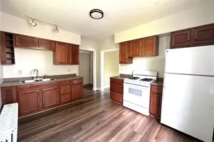 521 Wampum Ave, Ellwood City, PA 16117 - Photo 3