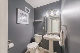 241 Parkedge, Green Tree, PA 15220 - Photo 7