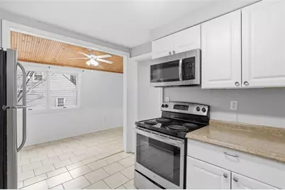 2012 Pleasant St, Bethel Park, PA 15102 - Photo 11