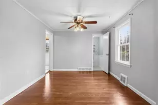 2012 Pleasant St, Bethel Park, PA 15102 - Photo 9