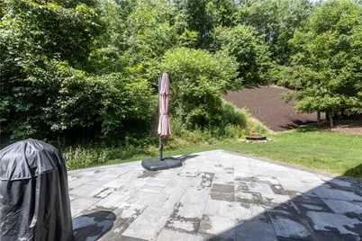 121 Shelbourne Drive, Moon/Crescent Twp, PA 15108 - Photo 5