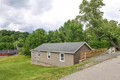 121 College Ave, Pittsburgh, PA 15239 - Photo 3