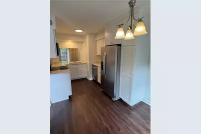 196 Jamestown Dr, Scott Township, PA 15216 - Photo 5