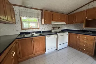1 Grandview Dr, Perry Township, PA 16130 - Photo 3