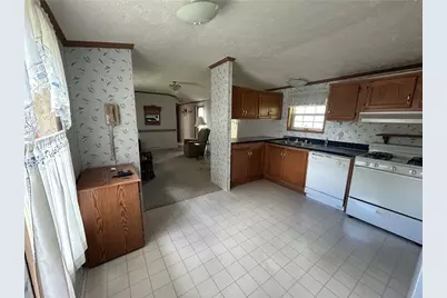 1 Grandview Dr #13, Perry Township, PA 16130 - Photo 5