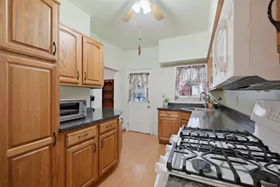 145 Jefferson Ave, Vandergrift, PA 15690 - Photo 7