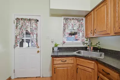 145 Jefferson Ave, Vandergrift, PA 15690 - Photo 9