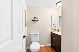 345 Celestial Dr, Economy, PA 15042 - Photo 5
