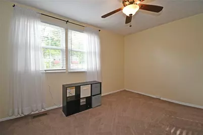 402 Hickory Cir, Canonsburg, PA 15317 - Photo 13