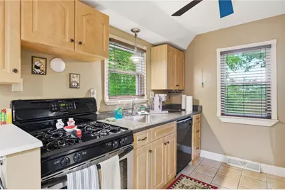 3236 Central Dr, South Park, PA 15332 - Photo 9