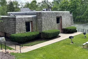 932 Forest Green Dr, Moon/Crescent Twp, PA 15108 - Photo 25