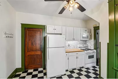 218 E Hillcrest Avenue, New Castle, PA 16105 - Photo 15