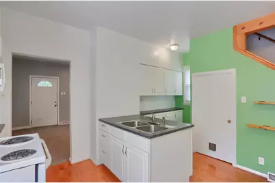 408 N Vine St, New Castle, PA 16101 - Photo 9