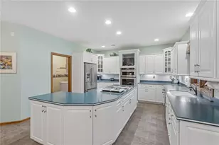 406 Settlers Village Cir, Cranberry Township, PA 16066 - Photo 15