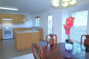 1305 Michael Dr, Pittsburgh, PA 15227 - Photo 9