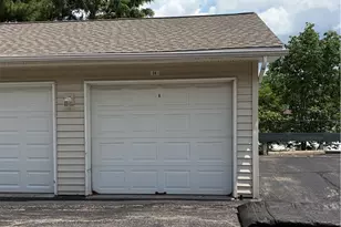 2106 Lenox Dr, Bethel Park, PA 15102 - Photo 3