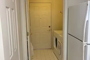 2106 Lenox Dr, Bethel Park, PA 15102 - Photo 9