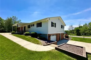 611 W Englewood Ave, Neshannock Township, PA 16105 - Photo 3
