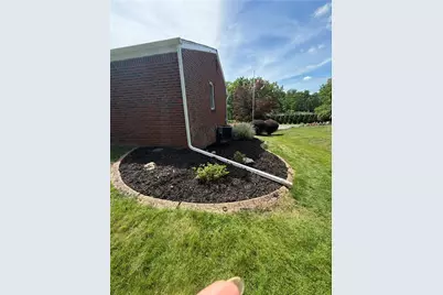 556 Sangree Rd, Ross Twp, PA 15237 - Photo 7