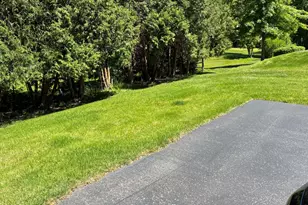 419 Parkridge Dr, Bethel Park, PA 15102 - Photo 3