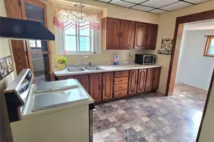 204 Boyles Ave, New Castle, PA 16101 - Photo 9