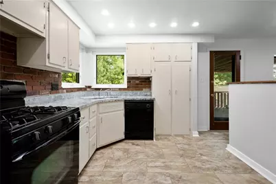 3229 Arapahoe Rd, Bethel Park, PA 15241 - Photo 11