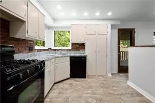 3229 Arapahoe Rd, Bethel Park, PA 15241 - Photo 11