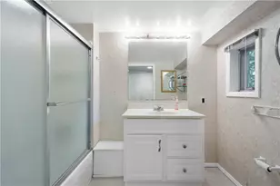 3229 Arapahoe Rd, Bethel Park, PA 15241 - Photo 23