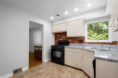 3229 Arapahoe Rd, Bethel Park, PA 15241 - Photo 13