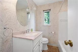 3229 Arapahoe Rd, Bethel Park, PA 15241 - Photo 17