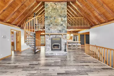 624 Squaw Run Rd, Wayne Township, PA 16117 - Photo 5