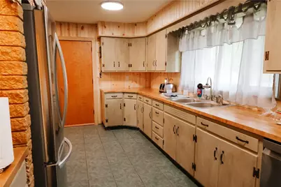 809 E Pine St, Grove City Boro, PA 16127 - Photo 7