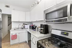1813 Fox Wy, Pittsburgh, PA 15203 - Photo 11