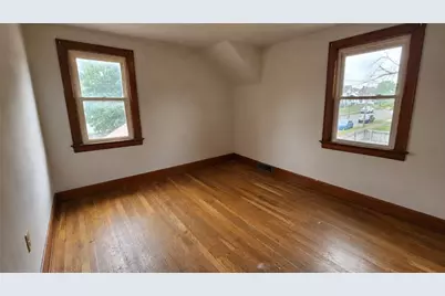 2201 Delaware Ave, New Castle, PA 16105 - Photo 25