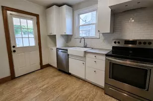2201 Delaware Ave, New Castle, PA 16105 - Photo 15
