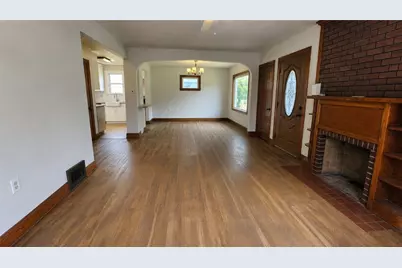 2201 Delaware Ave, New Castle, PA 16105 - Photo 9