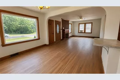 2201 Delaware Ave, New Castle, PA 16105 - Photo 15