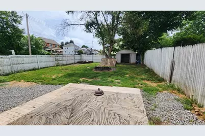 2201 Delaware Ave, New Castle, PA 16105 - Photo 7